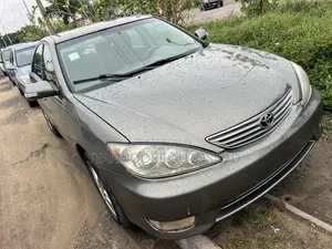 Toyota Camry LE 4dr Sedan (2.4L 4cyl 4A) 2004 Gray