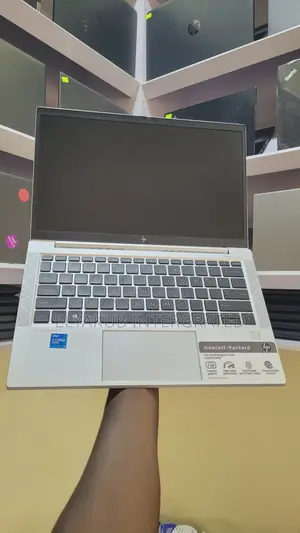 New Laptop HP EliteBook 830 G8 8GB Intel Core i5 SSD 256GB
