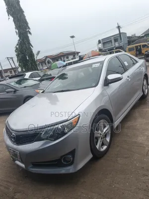 Toyota Camry SE 4dr Sedan (2.5L 4cyl 6A) 2013 Silver