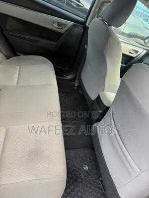 Toyota Corolla LE 4dr Sedan (1.8L 4cyl CVT) 2014 Silver