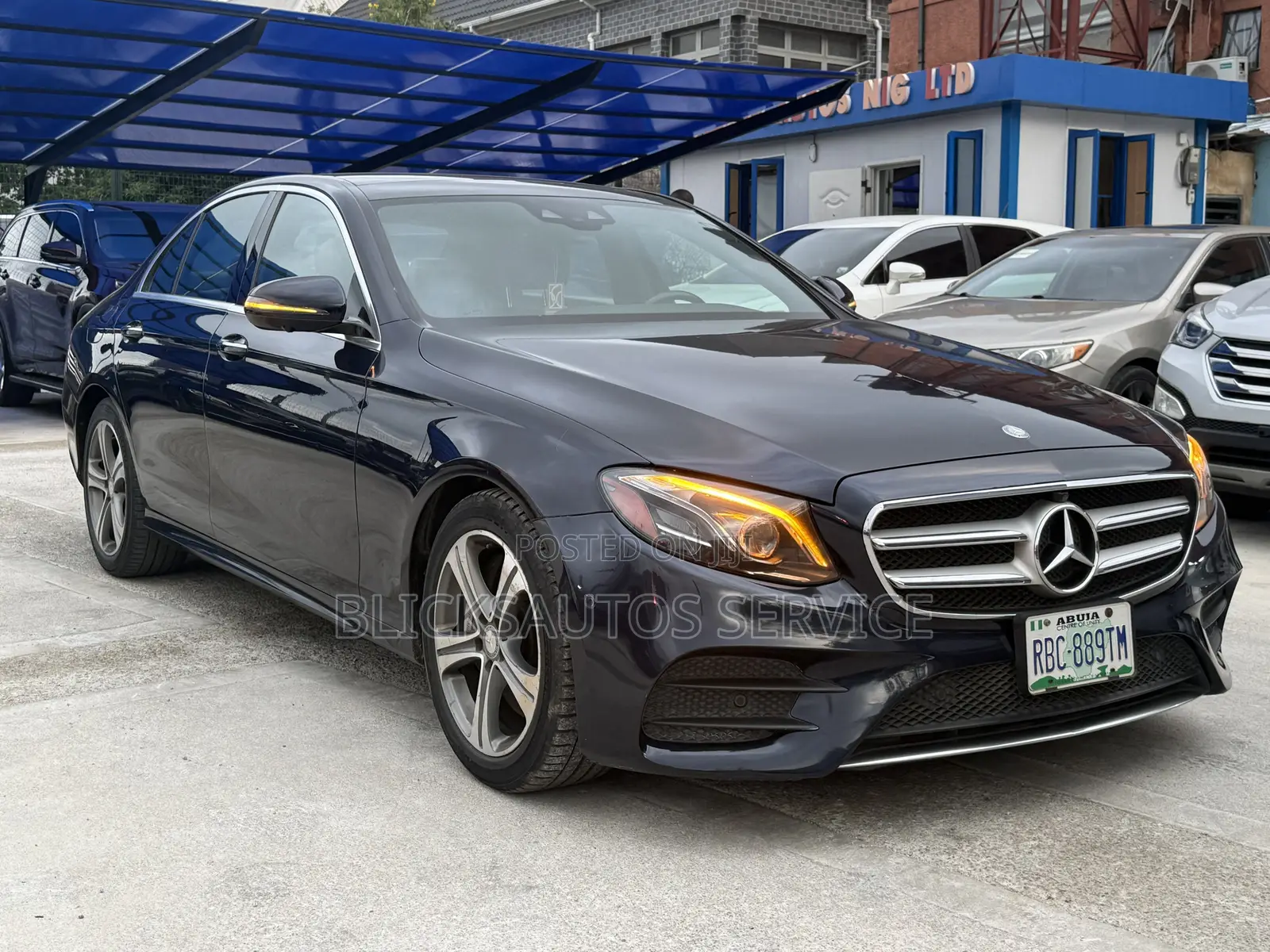 Mercedes-Benz E400 2017 Blue