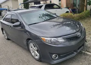 Toyota Camry SE 4dr Sedan (2.5L 4cyl 6A) 2013 Black