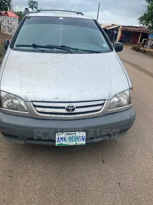 Toyota Sienna 2003 Gold