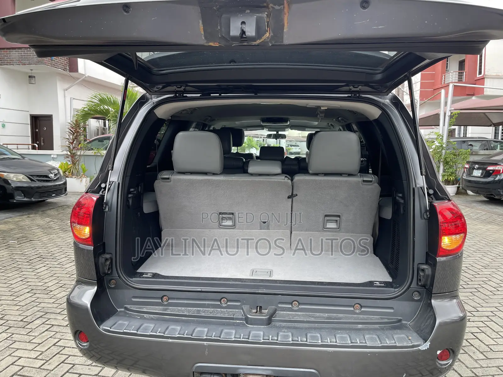 Toyota Sequoia 2012 Gray