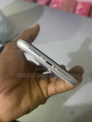 Apple iPhone XR 128 GB White