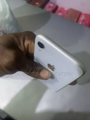 Apple iPhone XR 128 GB White