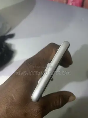 Apple iPhone XR 128 GB White
