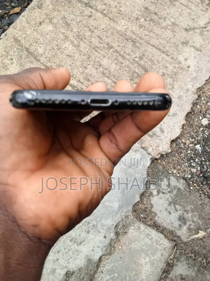 Apple iPhone 7 128 GB Black