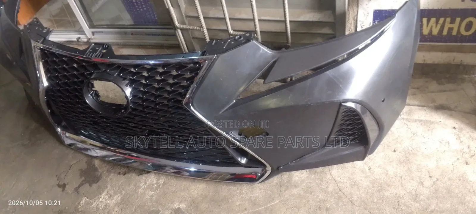 Complete Front Bumper for Lexus Is 250 2018