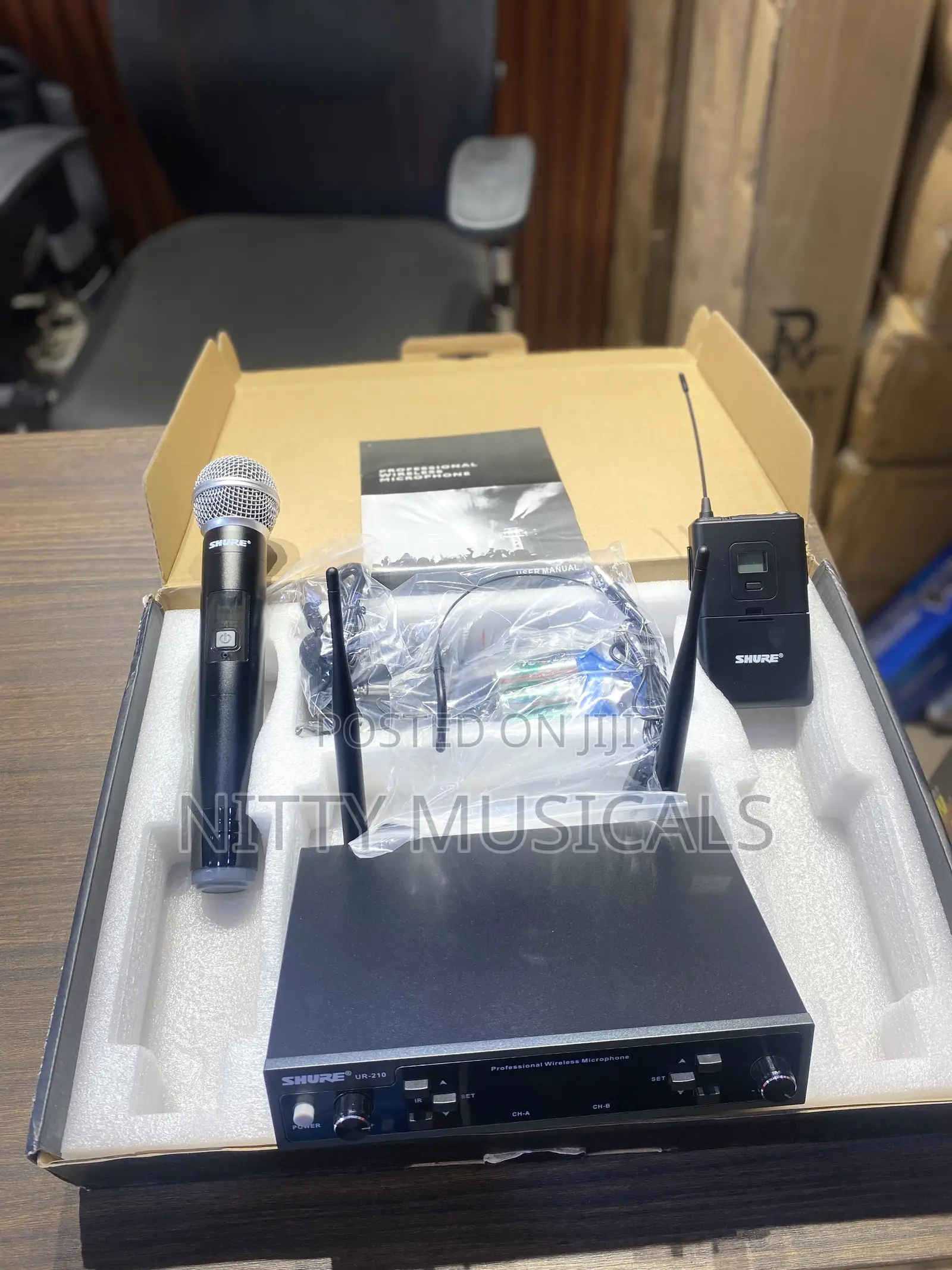 UHF Professional Wireless Microphone