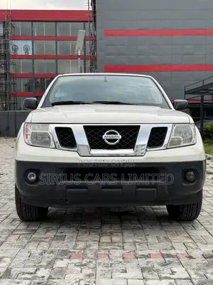 Nissan Frontier SV 4dr Crew Cab 4WD 6.1 ft. SB (4.0L 6cyl 5A) 2015