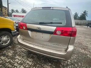 Toyota Sienna LE 2008