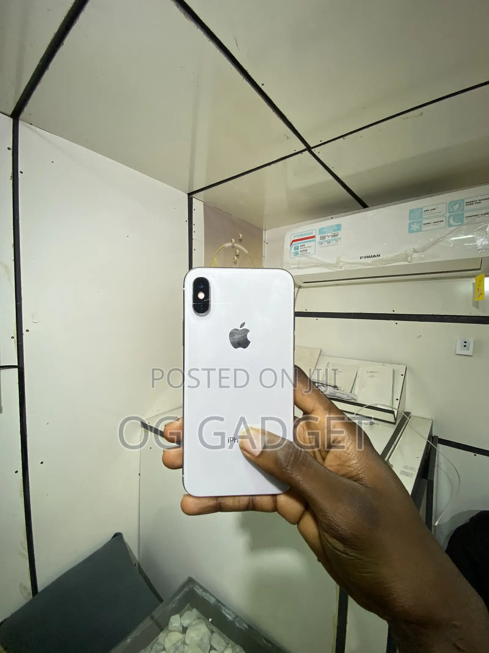 Apple iPhone X 64 GB White