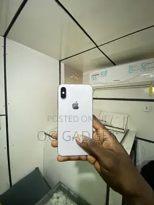 Apple iPhone X 64 GB White