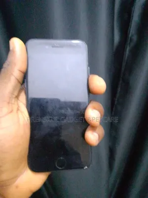 Apple iPhone 7 32 GB Black