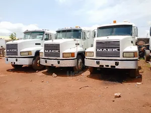 Mack Truck (Ht)