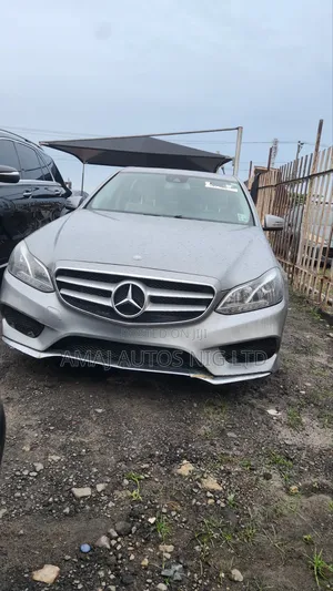 Mercedes-Benz E350 Base 4Matic Sedan AWD (3.5L 6cyl 7A) 2014 Gray