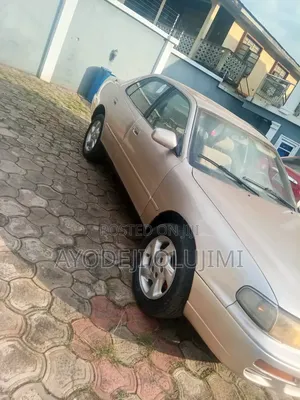 Toyota Camry 1998 Gold