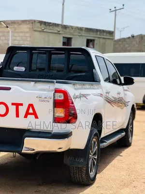 Toyota Hilux 2024 White