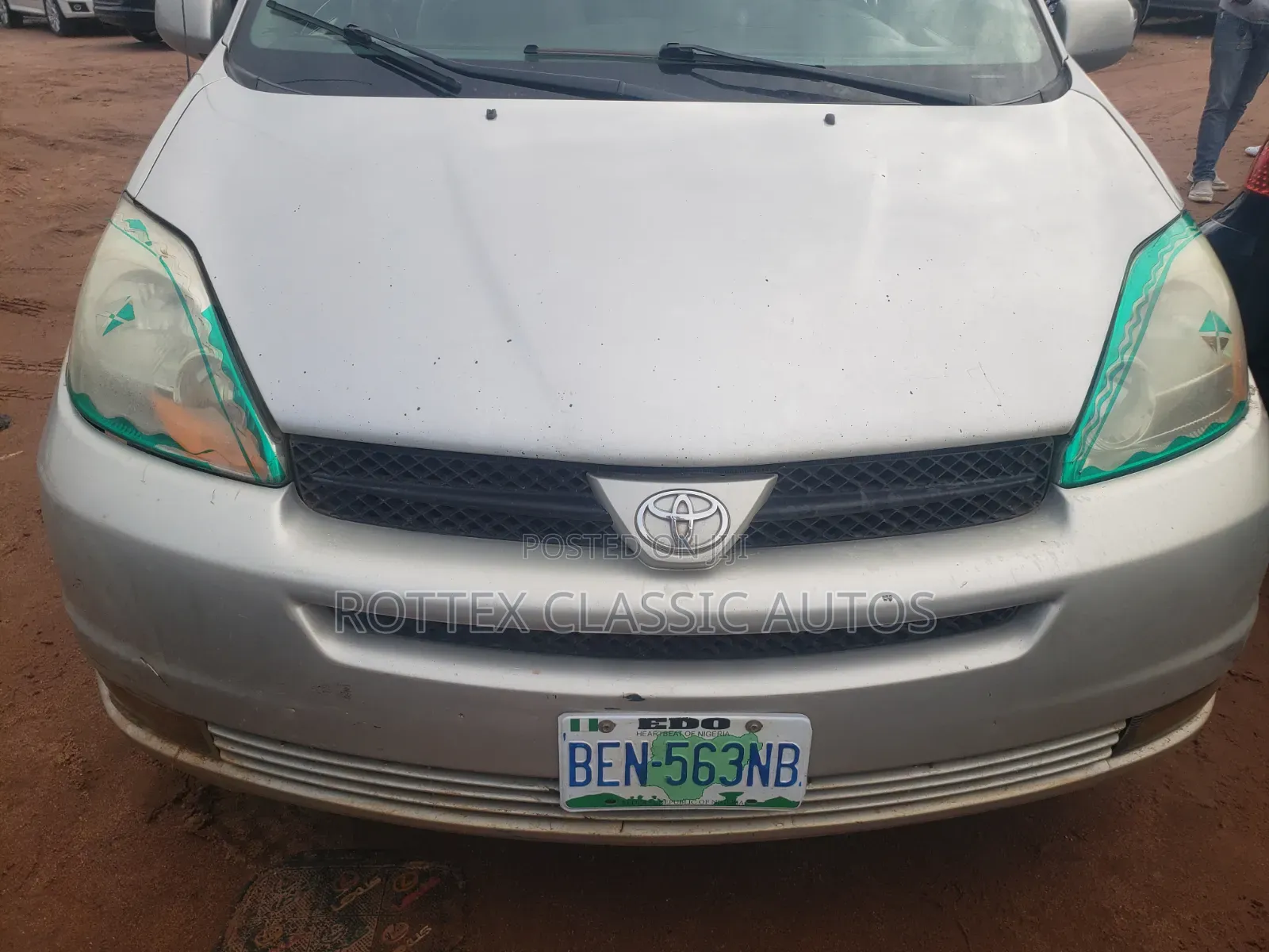 Toyota Sienna 2005 Silver