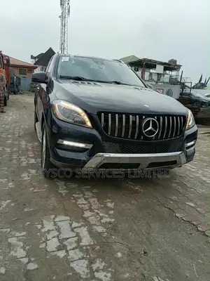 Mercedes-Benz M Class ML350 4dr SUV (3.5L 6cyl 7A) 2014 Black