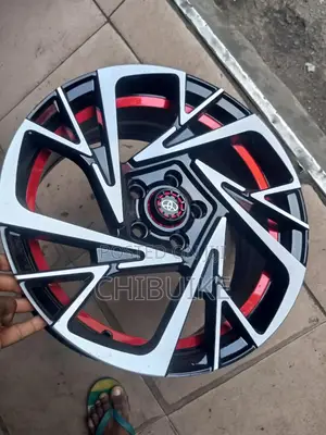 Am Selling Alloyed Rim Tyres