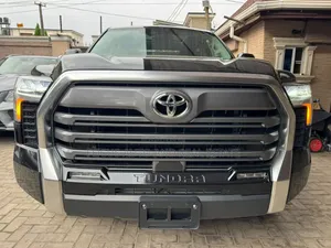 Toyota Tundra 2022 Black