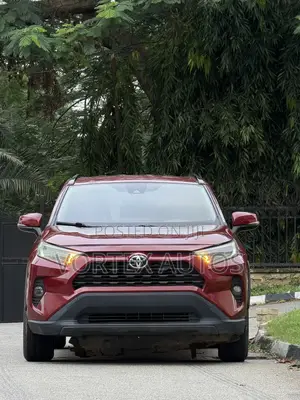 Toyota RAV4 XLE AWD 2020 Maroon
