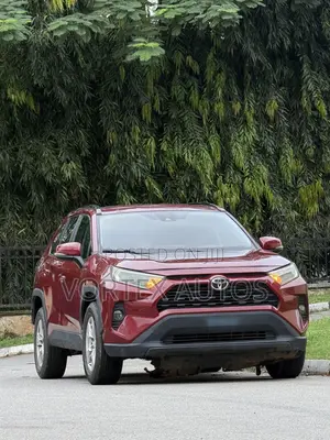Toyota RAV4 XLE AWD 2020 Maroon
