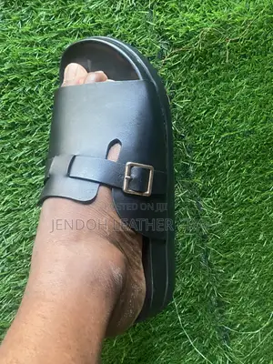 Men’s Handmade Leather Buckle Sandals – Black