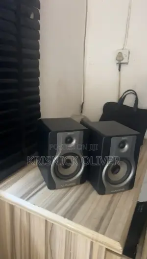 M-Audio BX5 Carbon Studio Monitor Speaker