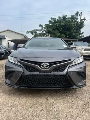 Toyota Camry XSE FWD (2.5L 4cyl 8AM) 2018 Gray
