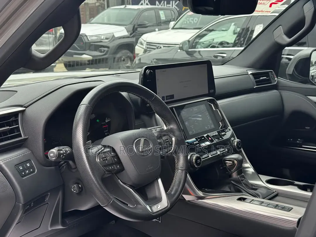 Lexus LX 2023 Ivory