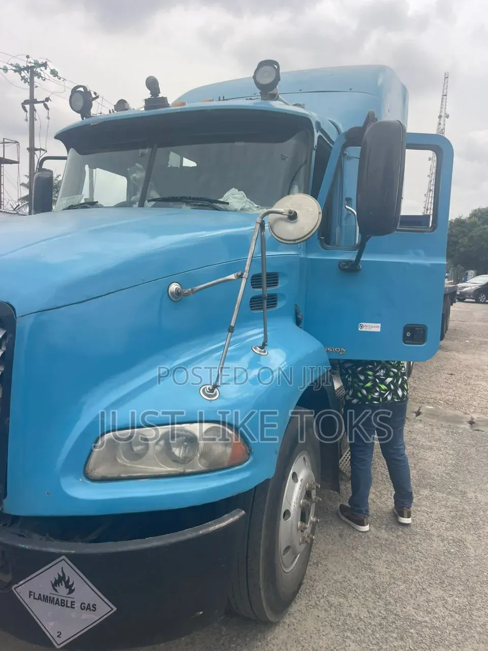 Mack Vision 2000