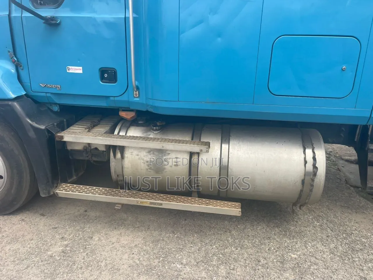 Mack Vision 2000