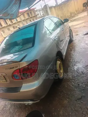 Toyota Corolla 2004 Gold