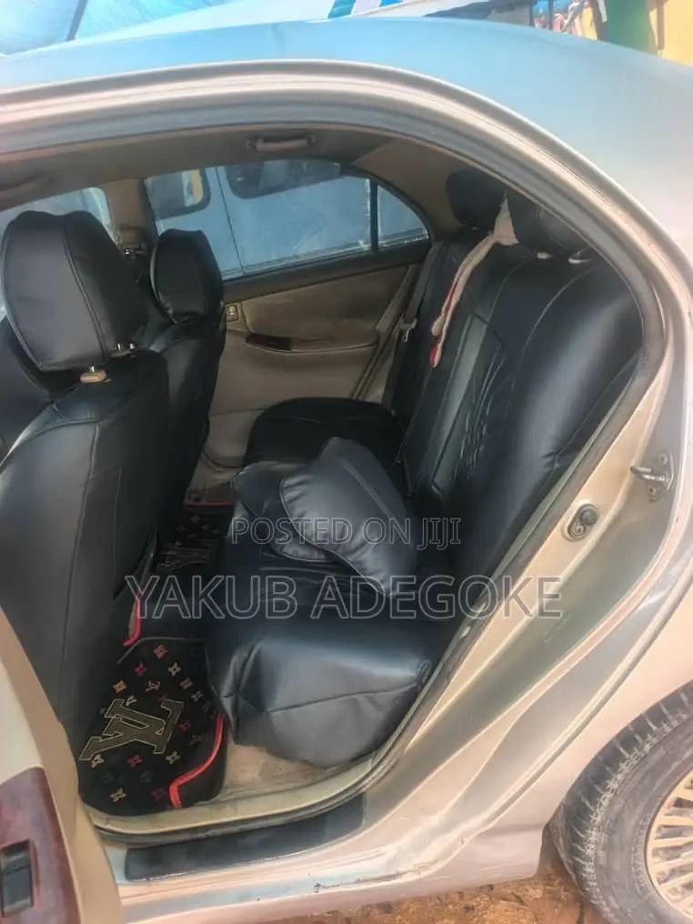 Toyota Corolla 2004 Gold