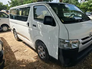 Toyota HiAce 2014 White