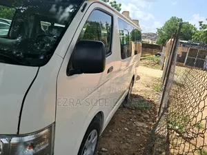 Toyota HiAce 2014 White