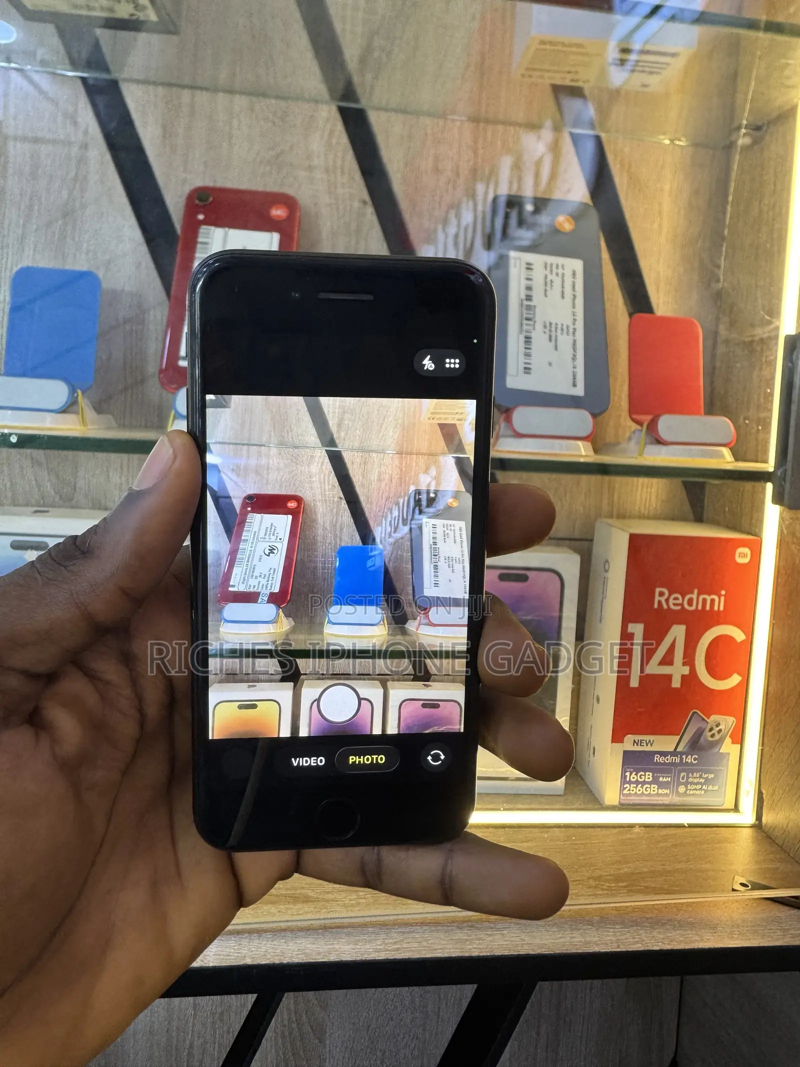 Apple iPhone SE 128 GB Black