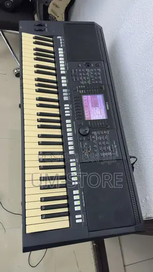 Yamaha PSR S-750 Available for Sale