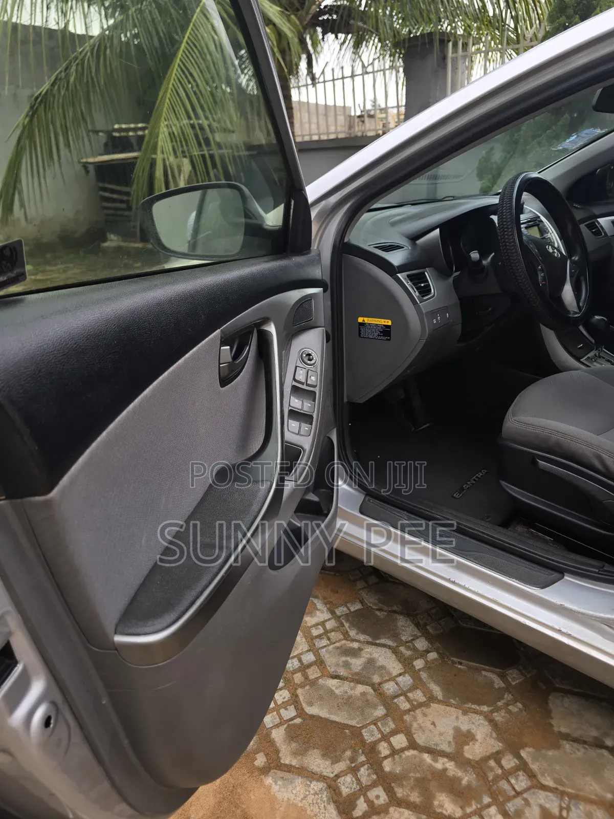 Hyundai Elantra 2012 Gray