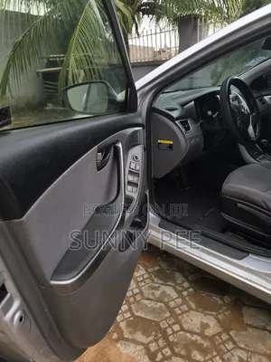 Hyundai Elantra 2012 Gray
