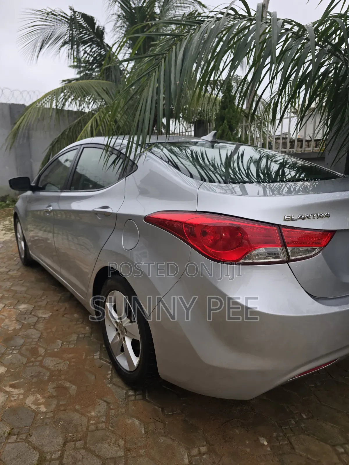 Hyundai Elantra 2012 Gray