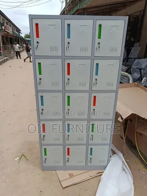 ​15-Compartment Metal Storage Locker Cabinet With Keys