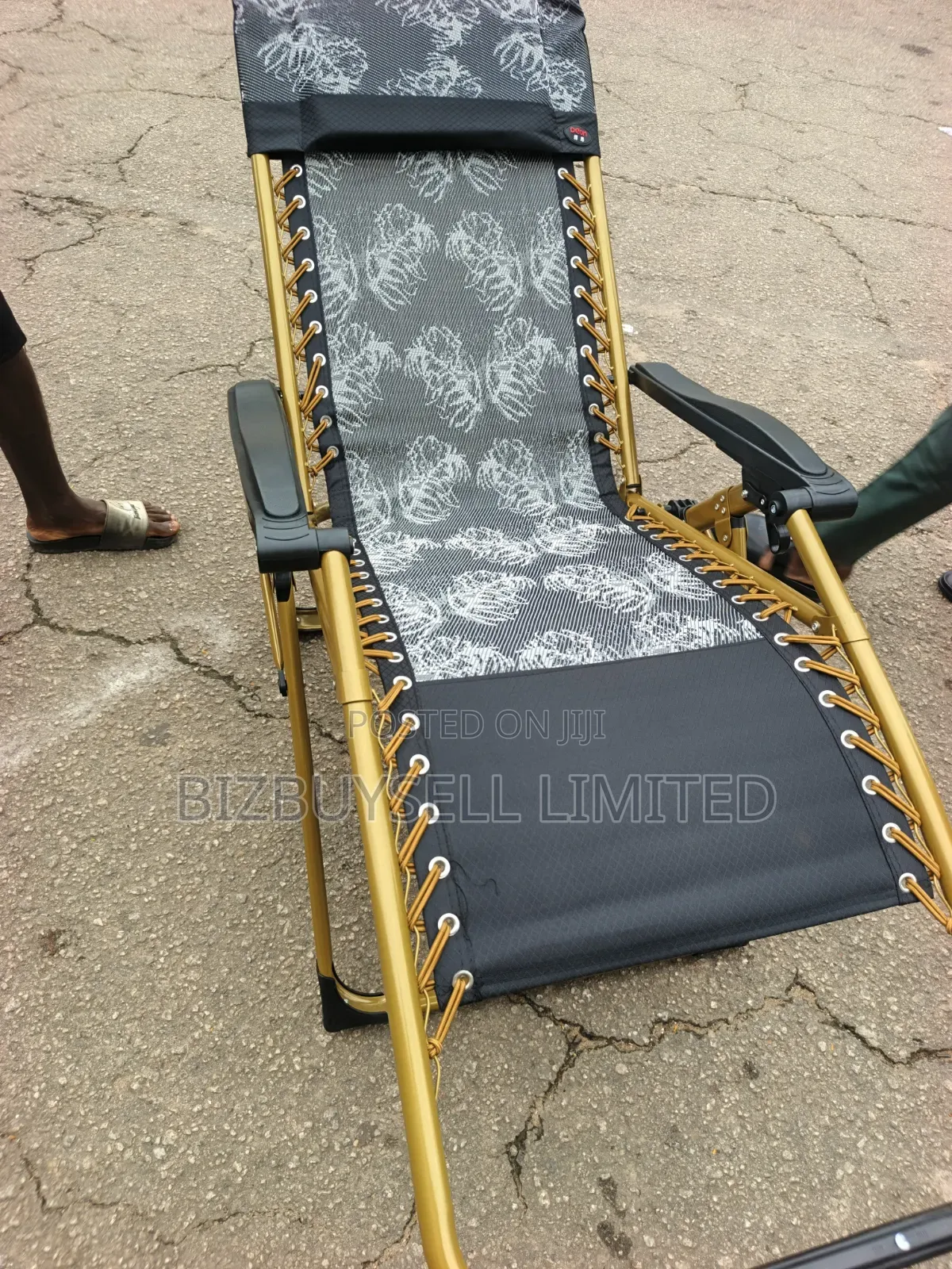 Foldable Outdoor Zero-Gravity Reclining Lounge Chair With a Gold-Toned