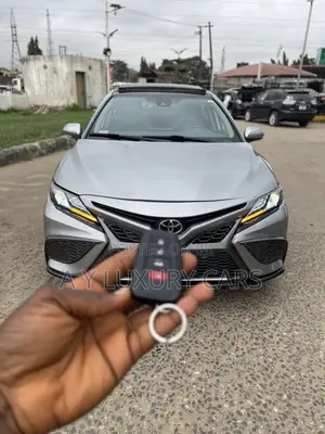 Toyota Camry XSE 2021 Silver