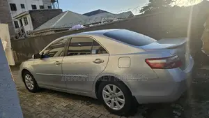 Toyota Camry XLE 4dr Sedan (2.4L 4cyl 5A) 2009 Silver