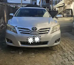 Toyota Camry XLE 4dr Sedan (2.4L 4cyl 5A) 2009 Silver