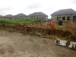 3bdrm Farm House in Akowonjo for sale